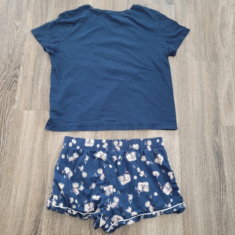Victoria's Secret Navy Daisy Short Pajama Set - Picture 2 of 6